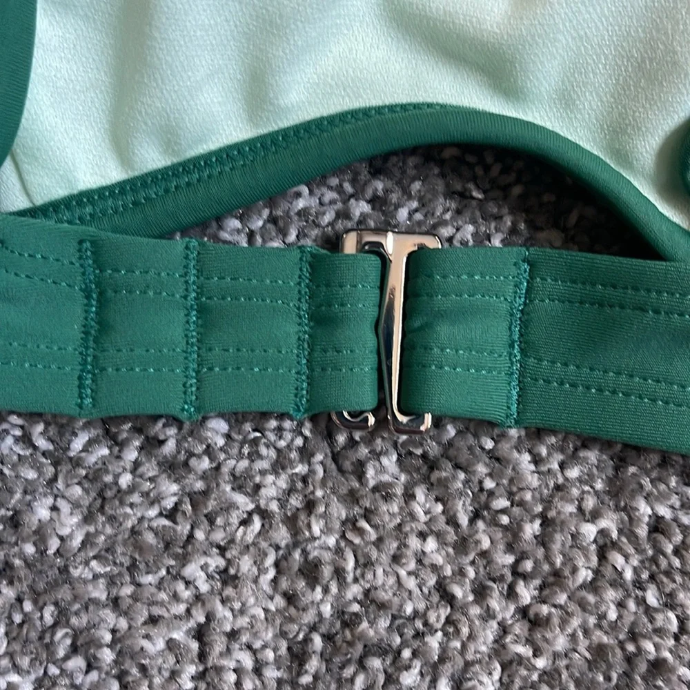 NWT Cupshe Green Bikini Top, size Med - Picture 5 of 6